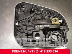 Gebruikte Ruitmechaniek 4Deurs links-achter Volvo XC40 (XZ) 1.5 T3 Autom. 12V Prijs € 175,00 Margeregeling aangeboden door van Deijne Onderdelen Uden B.V.