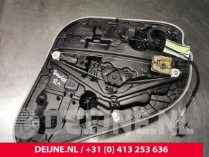 Volvo XC40 Ruitmechaniek 4Deurs rechts-achter O128165 foto 3