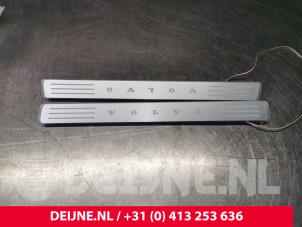 Nieuwe Instapverlichting Volvo XC90 II Prijs € 356,95 Inclusief btw aangeboden door van Deijne Onderdelen Uden B.V.