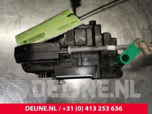 Nissan NV200 Deurslot Mechaniek 2Deurs links O128345 foto 2