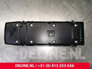 Tesla Model S Electric window switch O128383 photo 3