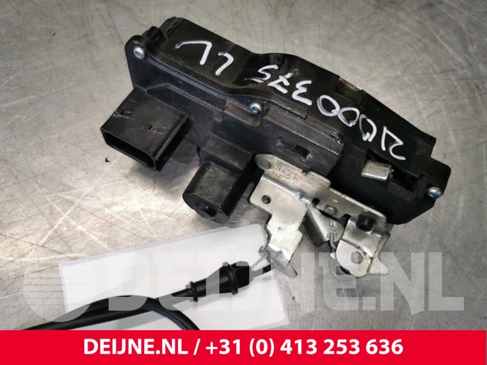 Tesla Model S Türschlossmechanik 4-türig links vorne O128408