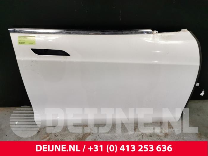 Tesla Model S Tür 4-türig rechts vorne O128413