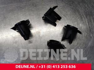 Volvo XC90 Pdc houder O128426 foto 2