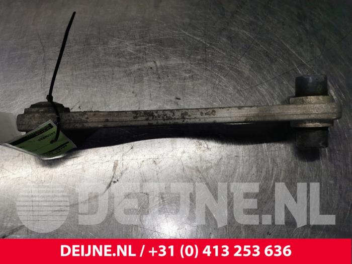 Mercedes E-Klasse Querlenker links hinten O128532