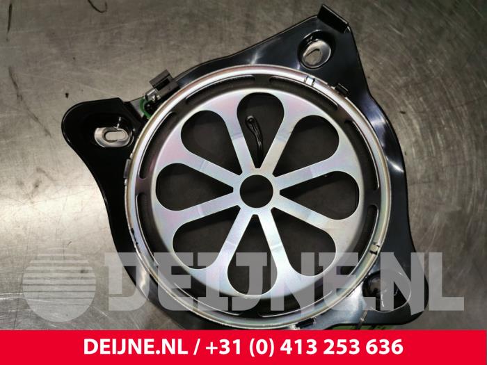 Mercedes E-Klasse Lautsprecher O128535