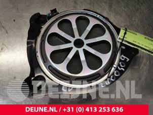 Gebruikte Luidspreker Mercedes E (W213) E-220d 2.0 Turbo 16V Prijs € 200,00 Margeregeling aangeboden door van Deijne Onderdelen Uden B.V.