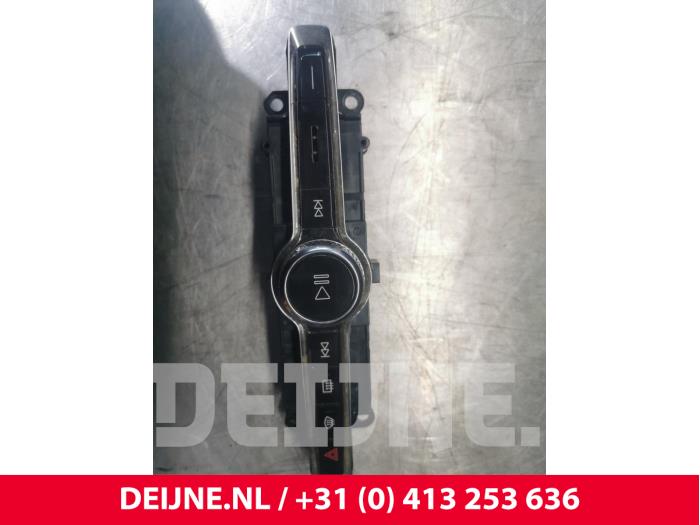 Volvo XC40 Radiobedienings paneel O128654