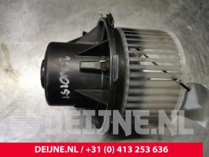 Volkswagen Crafter Heating and ventilation fan motor O128762 photo 3