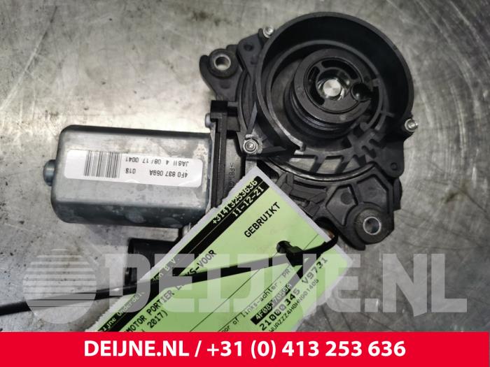 Audi S8 Motor for power front door closer, left O128850