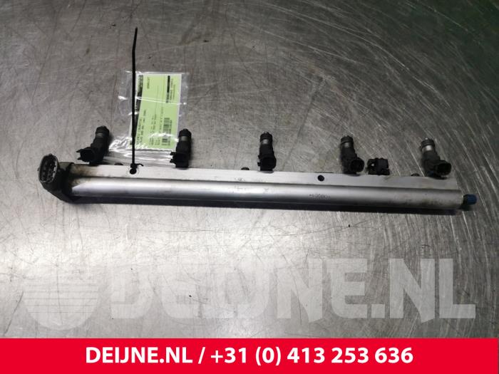 Gebruikte Verstuiver brug Volvo S40 (MS) 2.5 T5 20V Prijs € 100,00 Margeregeling aangeboden door van Deijne Onderdelen Uden B.V.