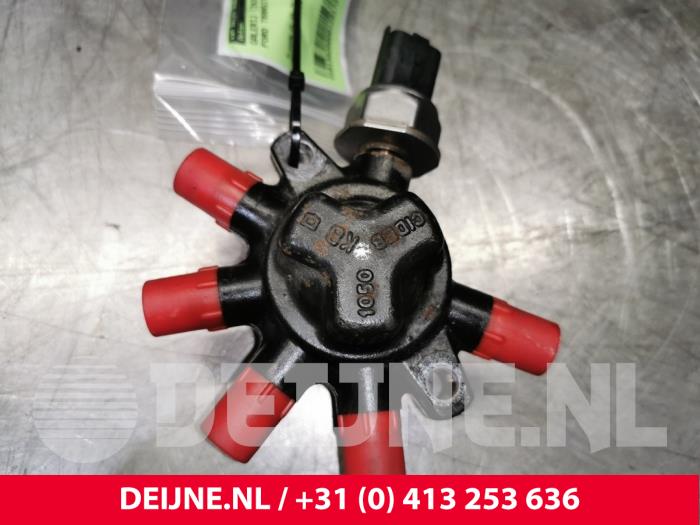 Ford Transit Connect Fuel injector nozzle O129173