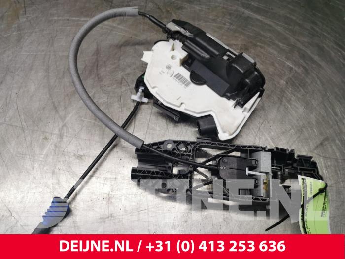 Volkswagen UP Front door lock mechanism 4-door, right O129232