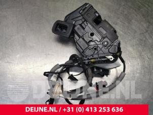 Volkswagen Golf Front door lock mechanism 4-door, right O129314 photo 3