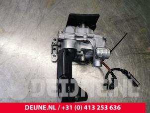 Volvo V40 Oil pump O129344 photo 3