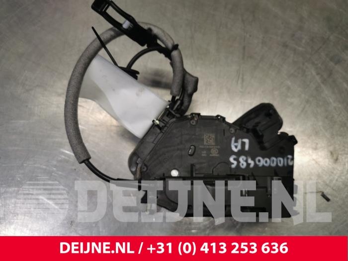 Volkswagen Golf Rear door lock mechanism 4-door, left O129360