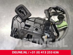 Volkswagen Golf Deurslot Mechaniek 4Deurs links-achter O129360 foto 2