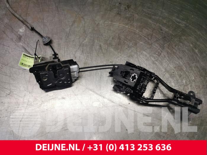 Volvo V40 Deurslot Mechaniek 4Deurs rechts-voor O129491
