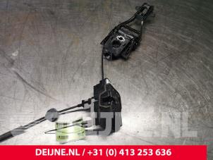 Volvo V40 Front door lock mechanism 4-door, right O129491 photo 2