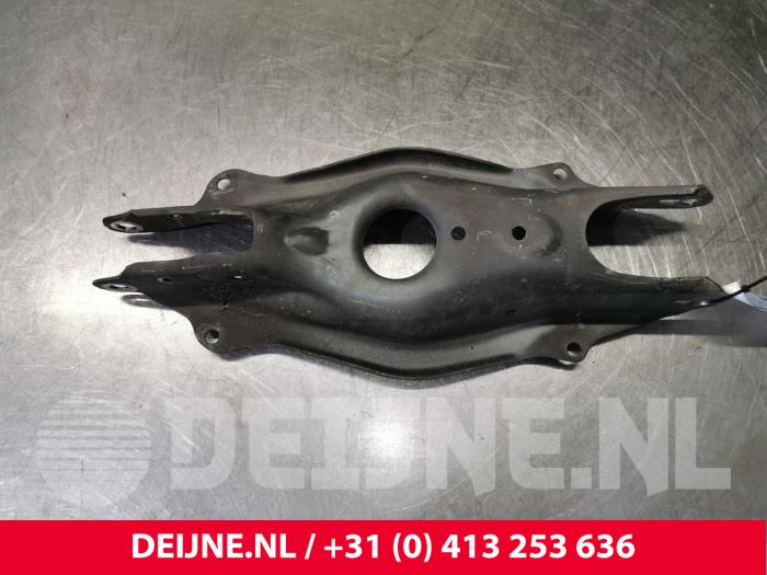 Mercedes E-Klasse Veerschotel links-achter O129513