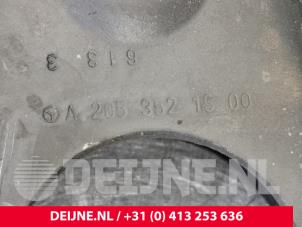 Mercedes E-Klasse Rear spring retainer, left O129513 photo 3