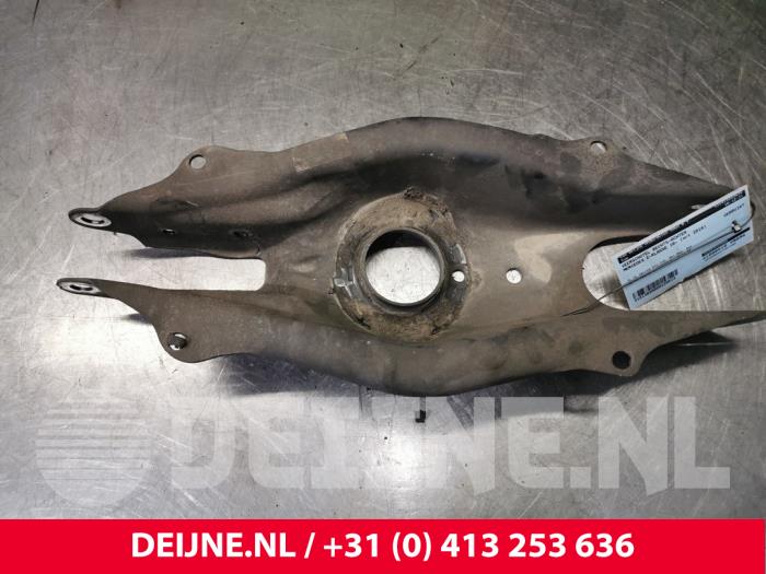 Mercedes E-Klasse Veerschotel rechts-achter O129514
