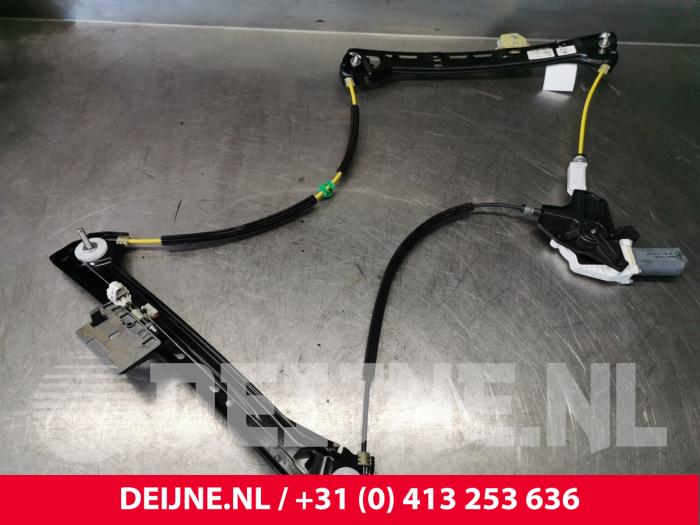 Mercedes E-Klasse Ruitmechaniek 2Deurs links-voor O129551
