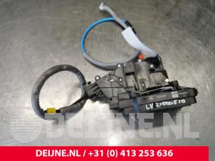 Mercedes E-Klasse Türschlossmechanik 2-türig links O129552 foto 3