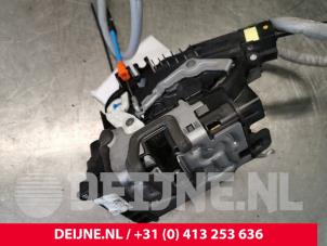 Mercedes E-Klasse Türschlossmechanik 2-türig links O129552 foto 2