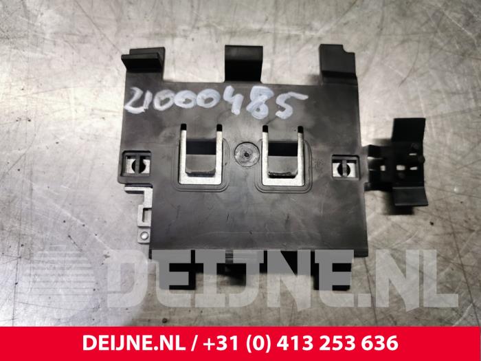 Volkswagen Golf Antenna Amplifier O129618
