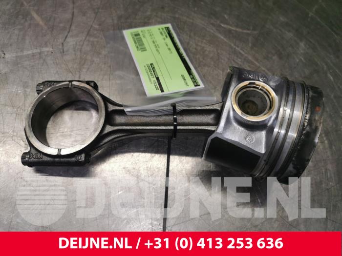 Gebruikte Drijfstang Volkswagen Caddy IV 2.0 TDI 102 Prijs € 90,75 Inclusief btw aangeboden door van Deijne Onderdelen Uden B.V.