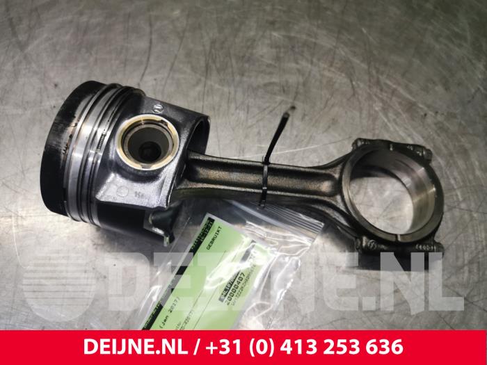 Gebruikte Drijfstang Volkswagen Caddy IV 2.0 TDI 102 Prijs € 90,75 Inclusief btw aangeboden door van Deijne Onderdelen Uden B.V.