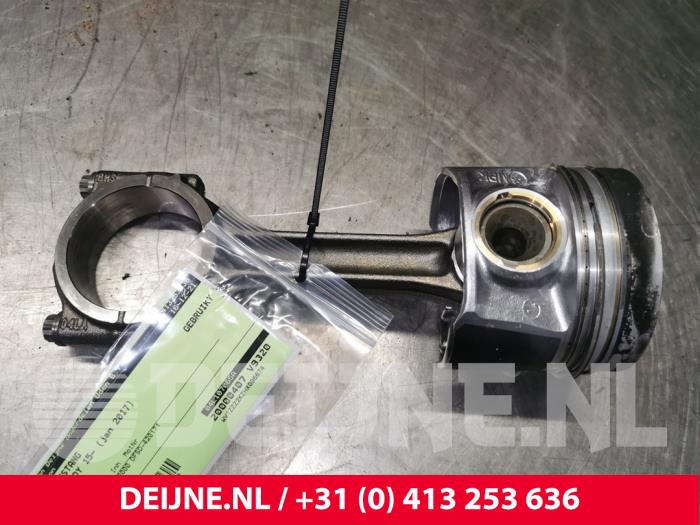 Gebruikte Drijfstang Volkswagen Caddy IV 2.0 TDI 102 Prijs € 90,75 Inclusief btw aangeboden door van Deijne Onderdelen Uden B.V.