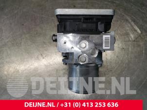 Mercedes E-Klasse ABS pump O129636 photo 3