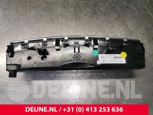 Mercedes E-Klasse Kachel Bedieningspaneel O129656 foto 3