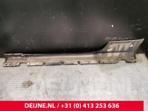 Mercedes E-Klasse Seitenschürze rechts O129667 foto 3