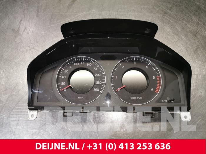 Volvo V70 Tacho - Kombiinstrument KM O129700