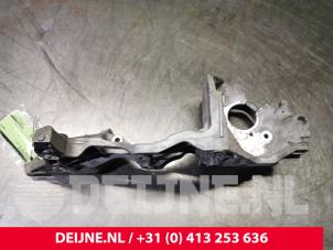 Volkswagen Caddy Steun dieselpomp O129807 foto 3