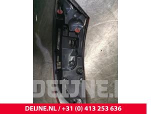 Mercedes E-Klasse Taillight, left O129810 photo 3