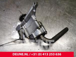 Mercedes Sprinter Oil pump O129876 photo 3