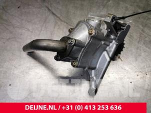 Mercedes Sprinter Oil pump O129876 photo 2