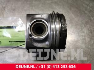 Volvo XC60 Piston O129900 photo 2