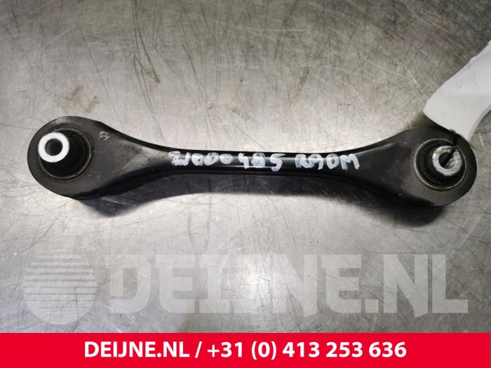 Volkswagen Golf Lower wishbone, rear right O129905