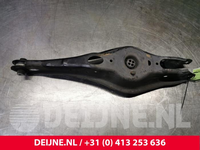 Volkswagen Golf Rear spring retainer, right O129907