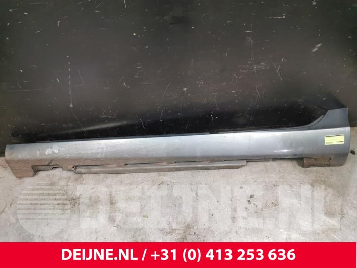 Volvo V40 Seitenschürze links O130112