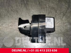 Gebruikte Raam schakelaar elektrisch Polestar Polestar 2 78kWh Long Range Dual Motor Prijs € 18,15 Inclusief btw aangeboden door van Deijne Onderdelen Uden B.V.