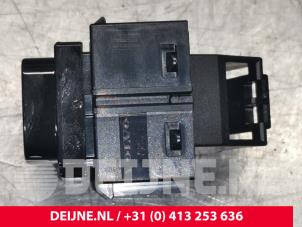 Polestar 2 Central locking switch O130201 photo 2