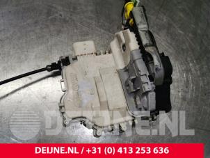 Audi A1 Deurslot Mechaniek 4Deurs rechts-achter O130267 foto 3