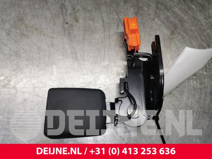 Polestar 2 Sicherheitsgurt Schließe rechts hinten O130282