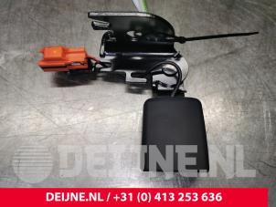 Polestar 2 Sicherheitsgurt Schließe rechts hinten O130282 foto 2
